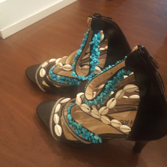 Shoes - Picture 2 of 5